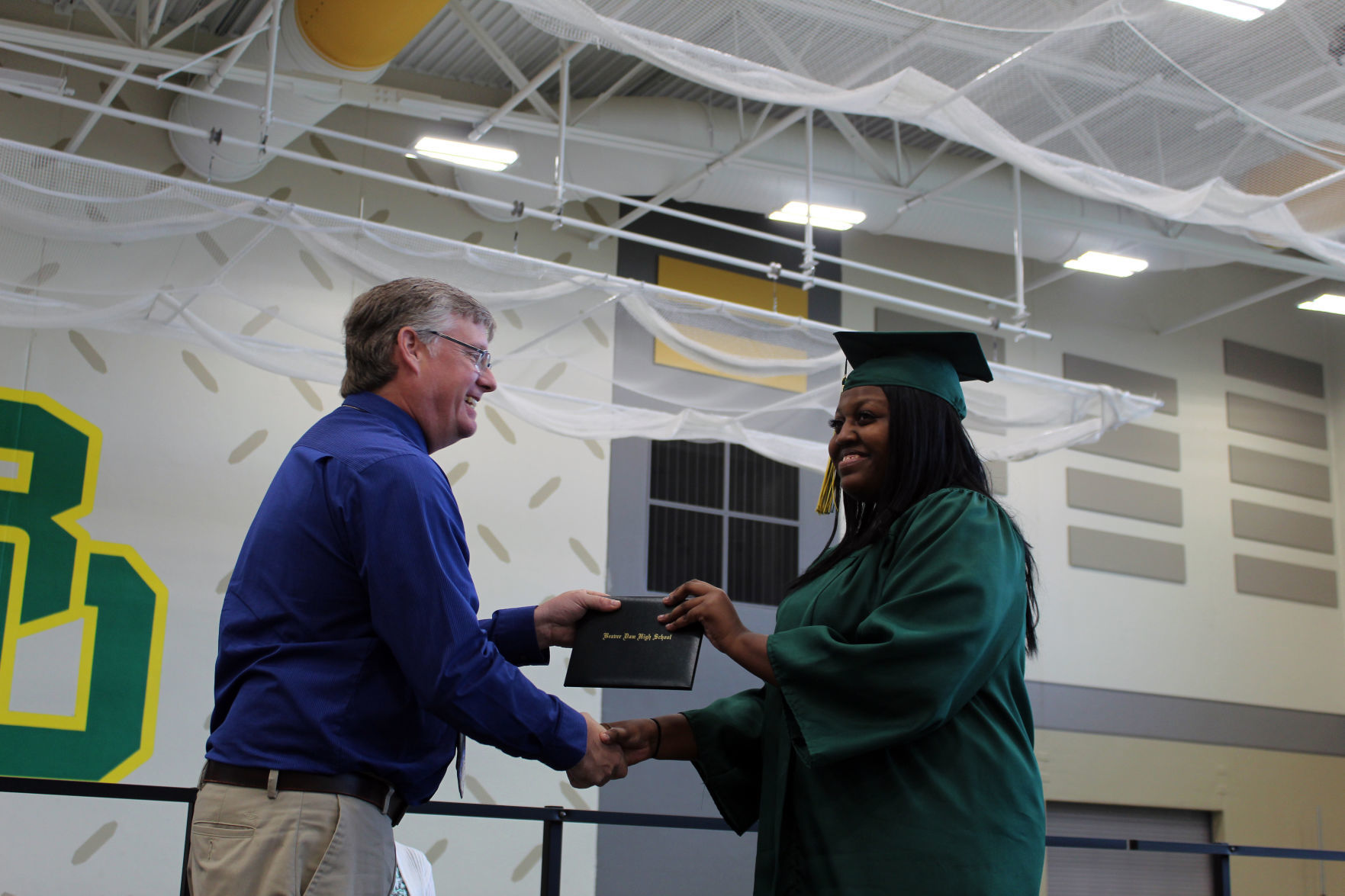 060219-ctzn-news-bd-grad059.jpg